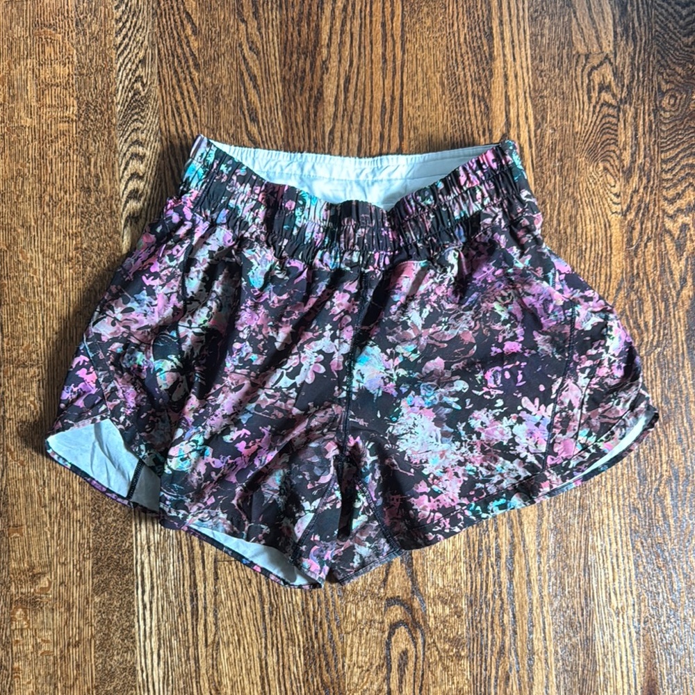 Lululemon shorts Hotty Hot